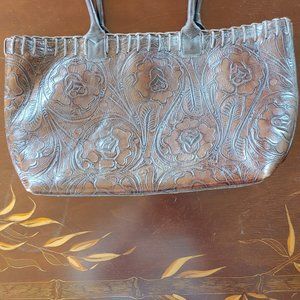 Lady's purse/handbag in brown embossed leather. Made in Italy by Berge.